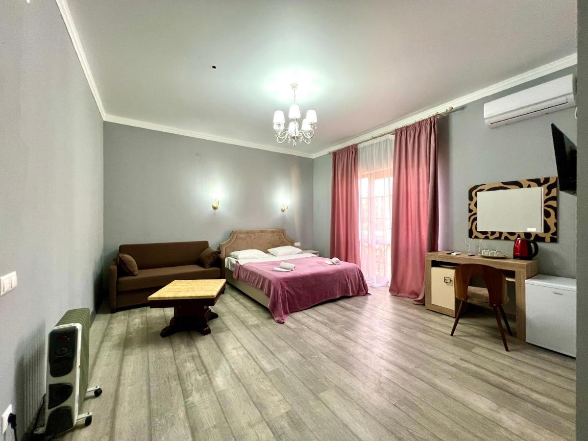 Hotel In Sukhum Sukhumi Luaran gambar